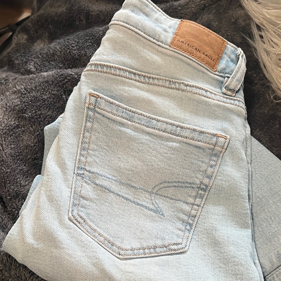 American Eagle Outfitters Light Wash Straight Leg Jeans 00 $10 - Picture 4 of 4
